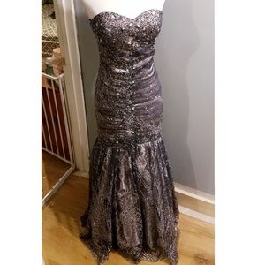 GORGEOUS prom/ball gown